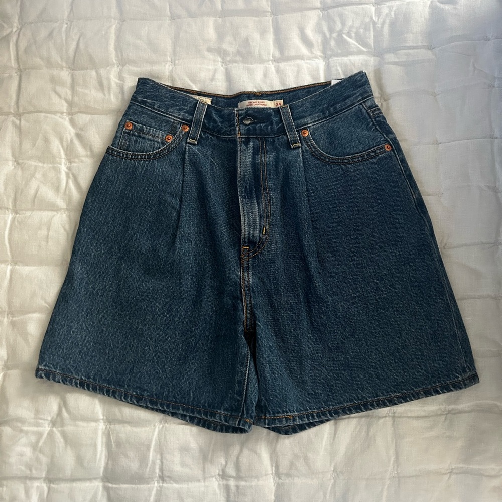LEVIS RIBCAGE PLEATED SHORTS